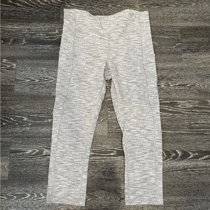 EUC lululemon speed up crop size 8